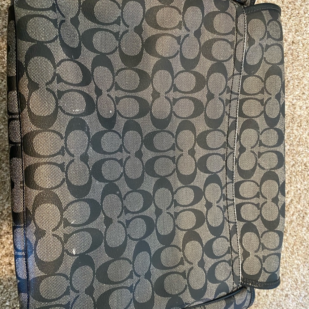 Coach Cross Body - Picture 3 of 5